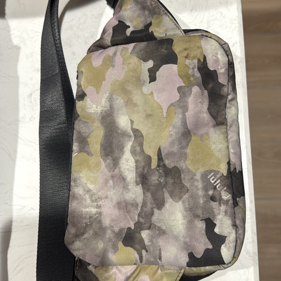 lululemon athletica Green and Brown Crossbody Bag - Picture 3 of 3